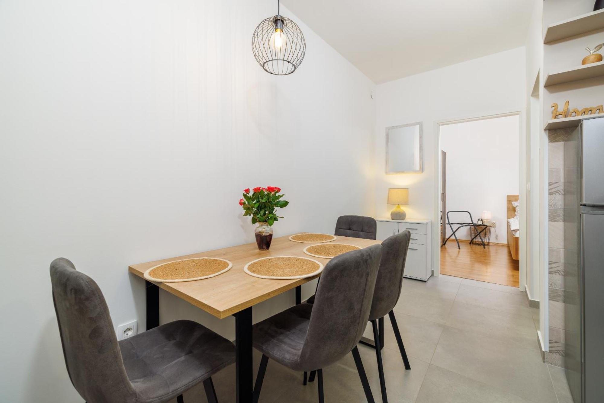Apartmani Viktorija Jadranovo Exterior foto