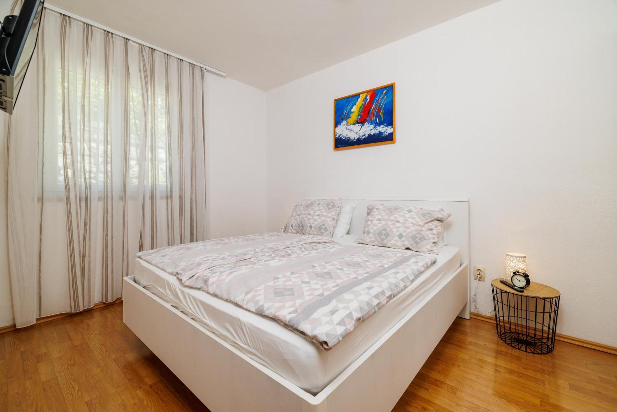 Apartmani Viktorija Jadranovo Exterior foto